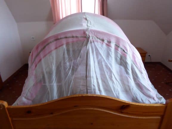 Abschirm-Reise-Baldachin Einzelbett "SILVER-TULLE" (50dB) – Bild 3